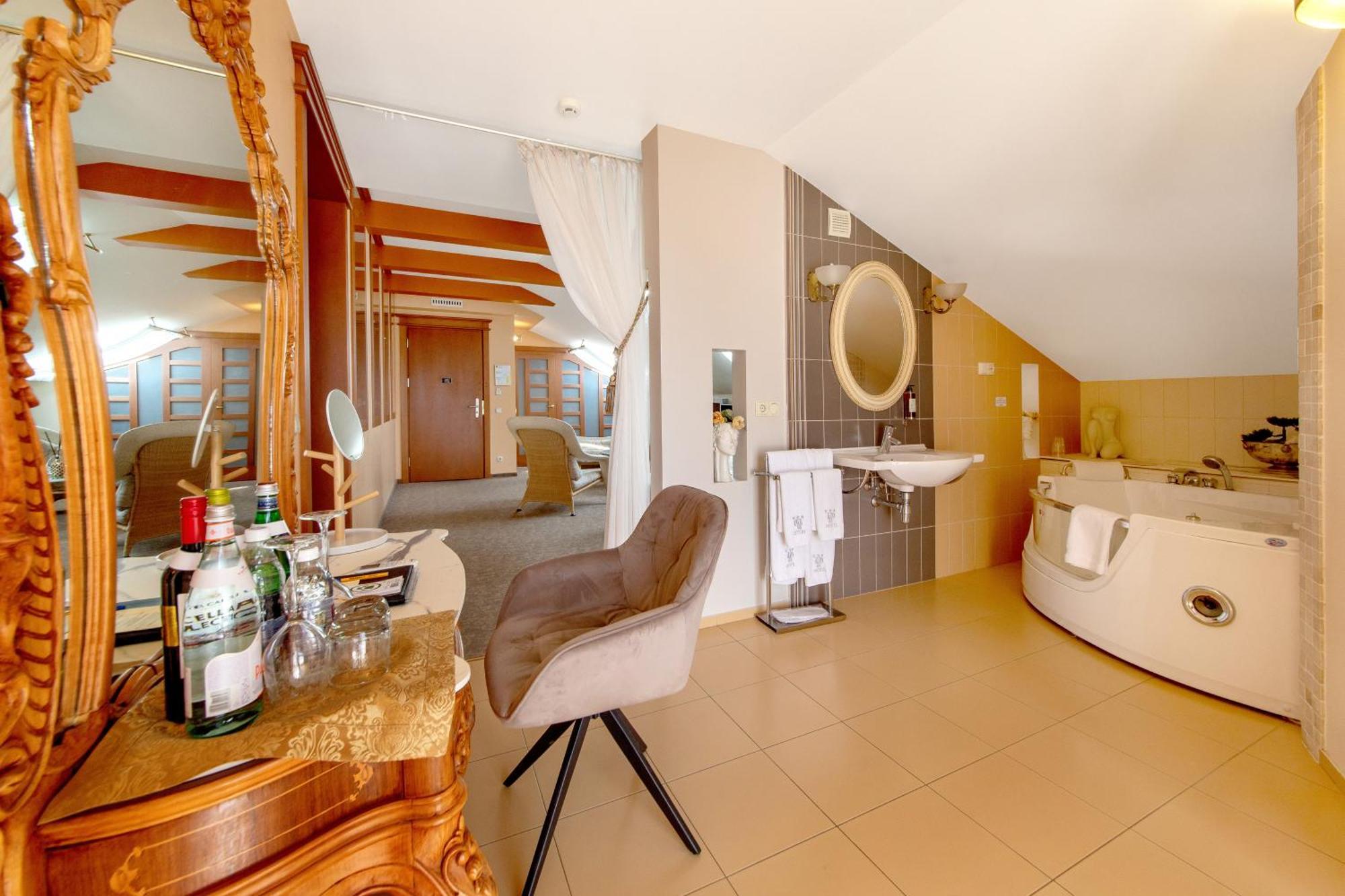 Pazaislis Park Hotel Kaunas Exteriör bild