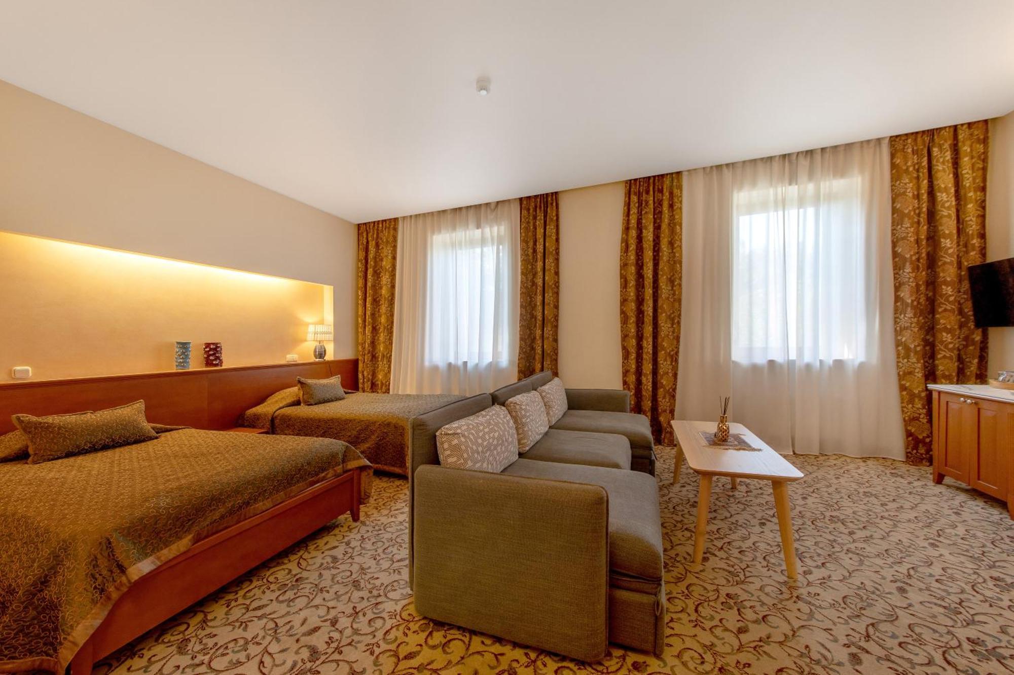 Pazaislis Park Hotel Kaunas Exteriör bild